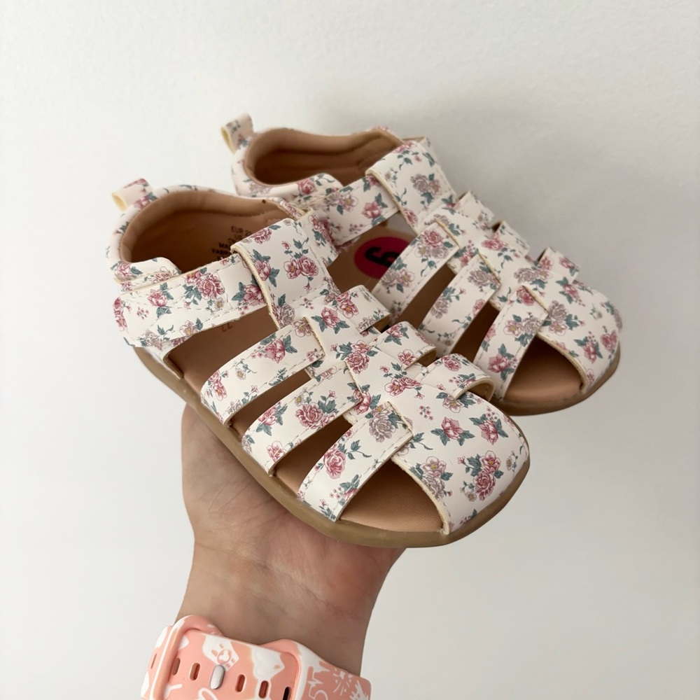 H&M Velcro Floral Kids Sandals size 6